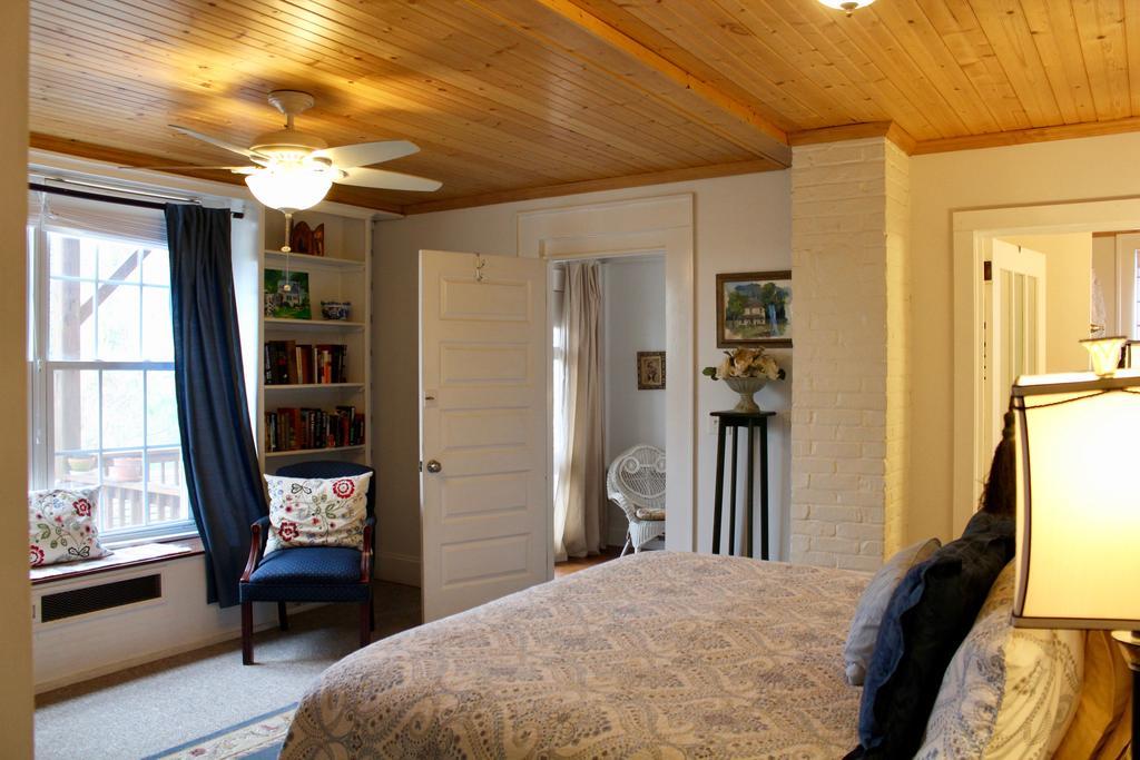 Oakland Cottage Bed And Breakfast Ашвил Екстериор снимка