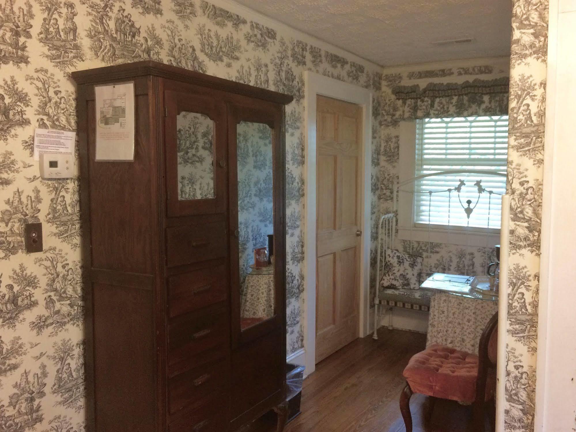 Oakland Cottage Bed And Breakfast Ашвил Екстериор снимка